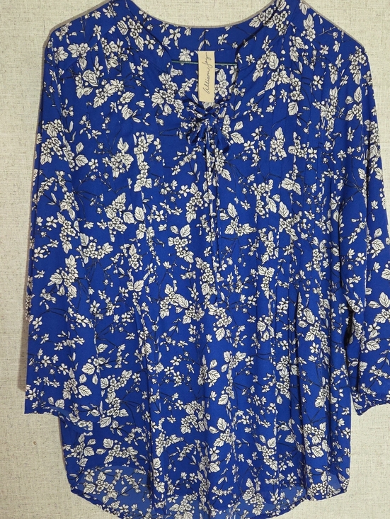 Allison Joy Tops - Allison Joy Sz M Royal Blue White Floral Tie-Neck Tunic